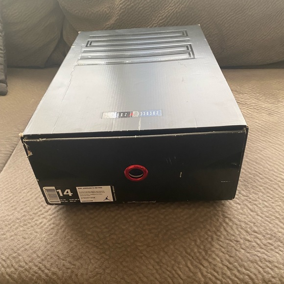 Jordan Retro 11 “72-10” (size 14) - Picture 6 of 8